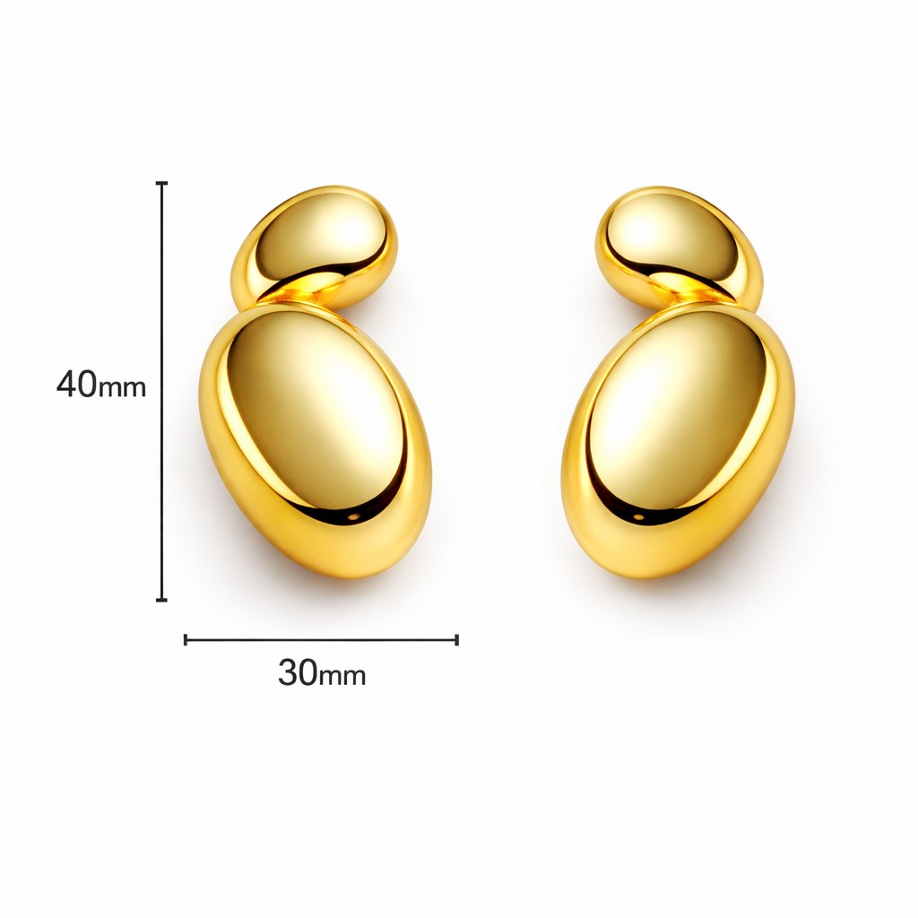 Goldene Statement Ohrstecker im organischen Oval-Design, Maße 40 mm Höhe und 30 mm Breite, Modeschmuck Ohrstecker aus nickelfreier Legierung, Produktbild mit Größenangabe.