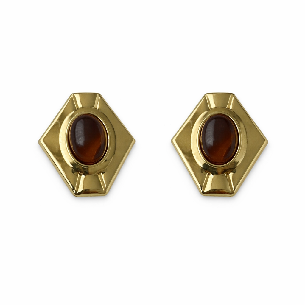 Goldene geometrische Ohrstecker mit braunem Stein, Größe 40 mm Höhe und 35 mm Breite, Statement Ohrstecker aus nickelfreier Legierung.